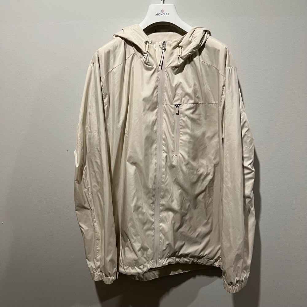 Jos. A. Bank Tailored Fit Lightweight Hooded Windbreaker Jacket – Size Large – B